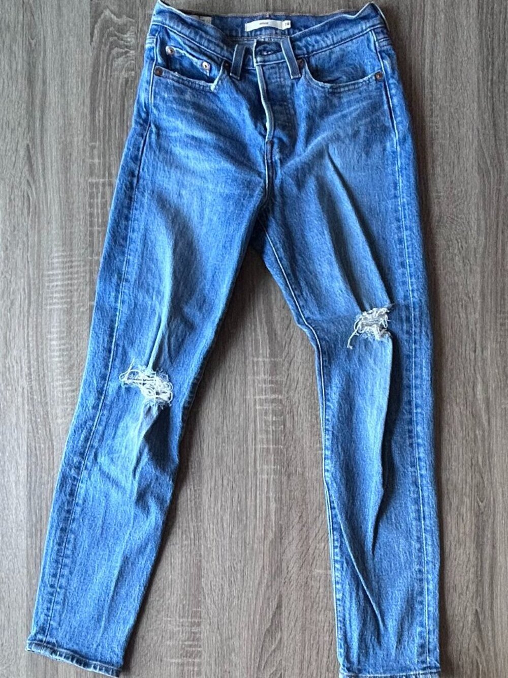 Levi's Wedgie Straight Ankle Jeans Medium Wash Ripped Knee Distressed High Rise